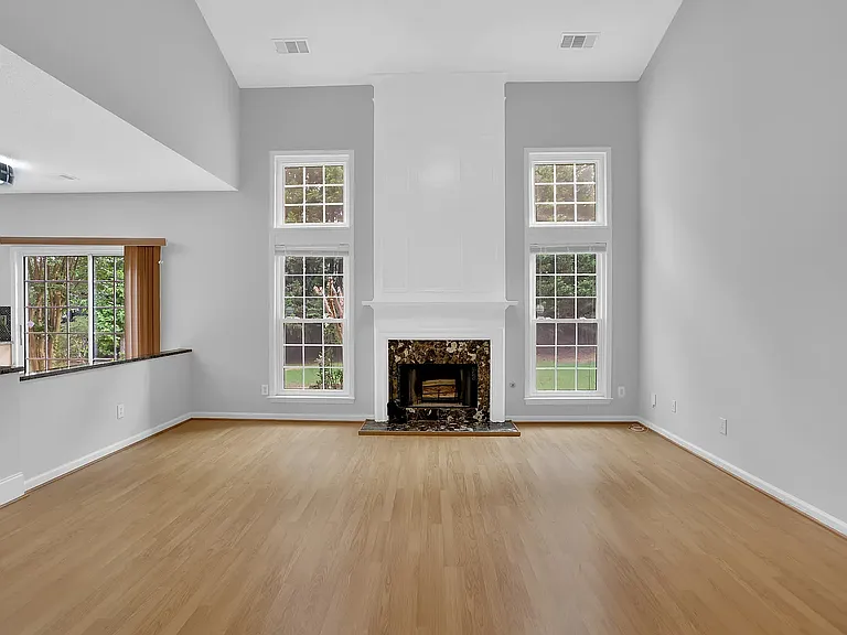 440 Chippenham Ct — Photo 13