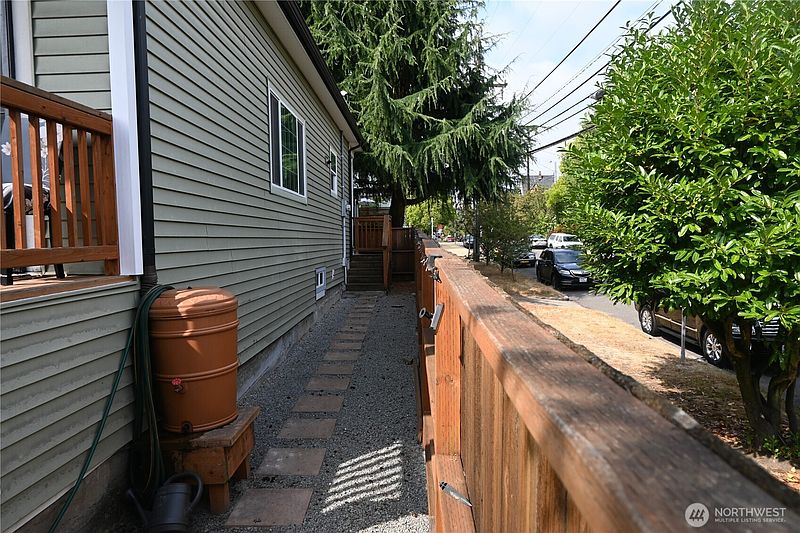 5th image of 1535 24th Avenue