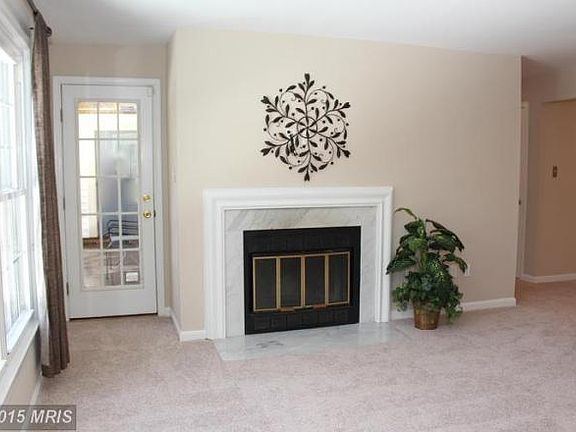 Living Room with access to balcony