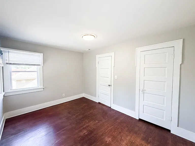 1337 N Waco Ave — Photo 10