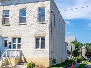 24 Douglas St, Fords, NJ 08863