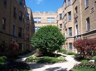 130 N Haven Rd APT G, Elmhurst, IL 60126