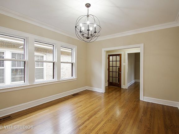 3rd image of 6225 N Rockwell St