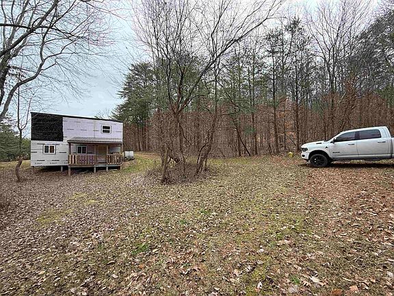 3rd image of 521 Pickens Rd