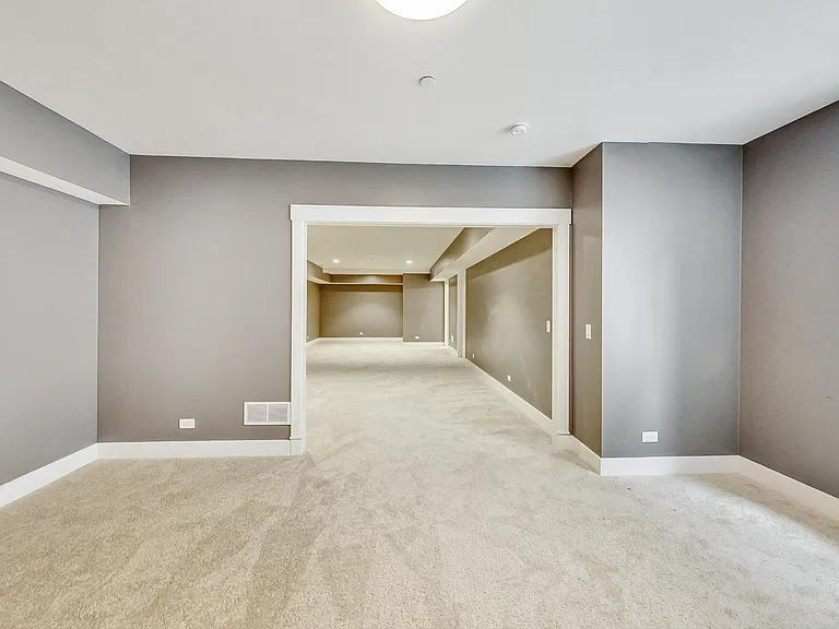 8101 Floral Ave — Photo 35