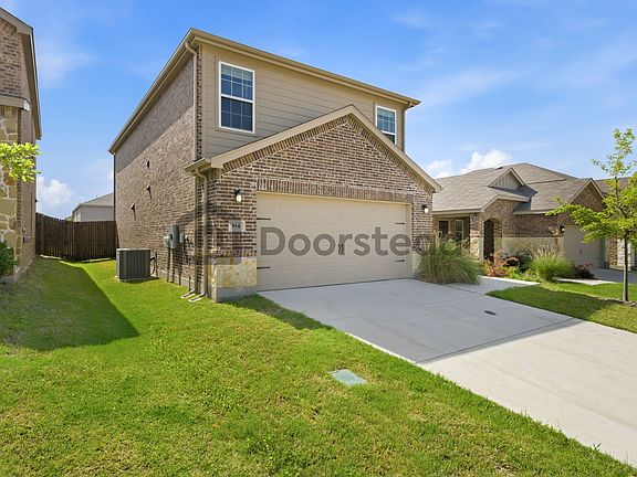 3rd image of 814 Lake Fletcher Rd