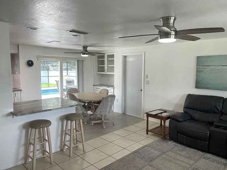 3410 Bay St — Photo 12