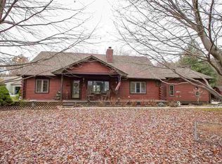 12 Yorkshire Dr, Mackinaw, IL 61755