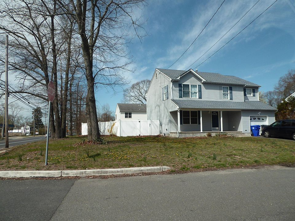 2nd image of 106 Younger St