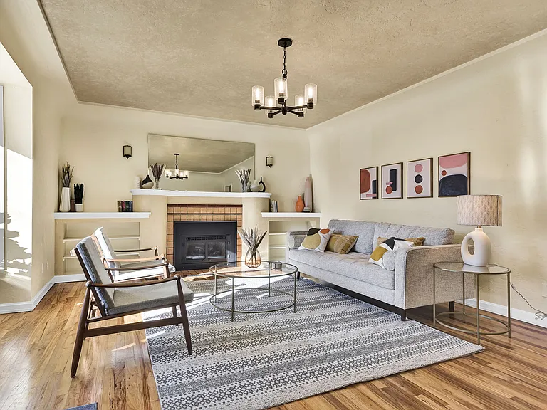 2306 W Madison Ave — Photo 3