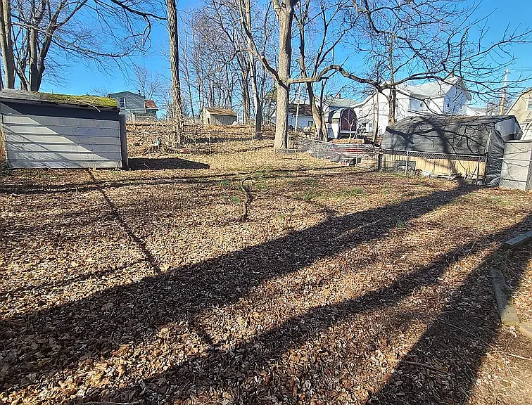 26 Clinton St — Photo 25