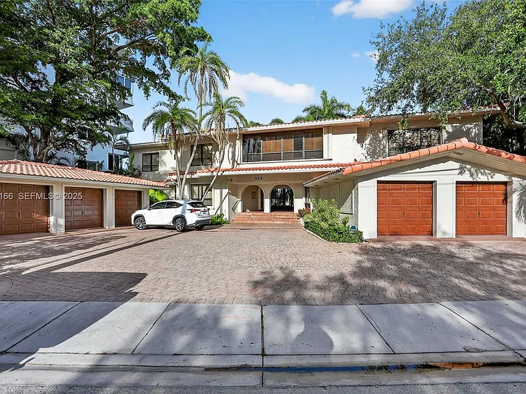 325 Sunset Dr #A — Photo 14