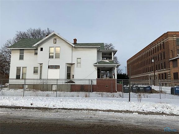 5th image of 3303 Bishop St