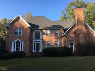 235 Camelot Dr, Fayetteville, GA 30214