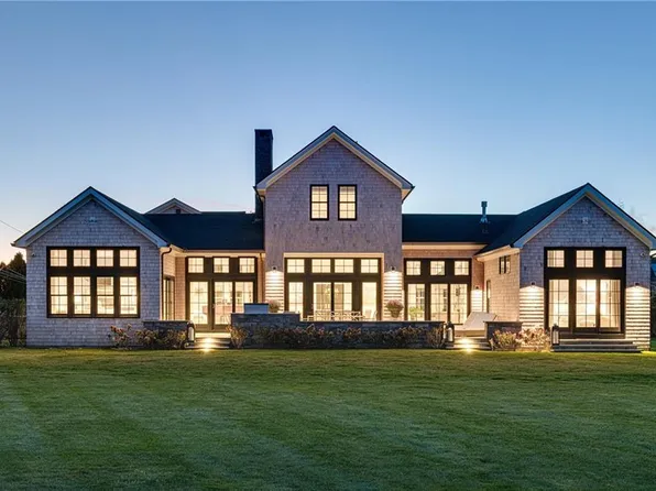 424 Third Beach Rd, Middletown, RI 02842
