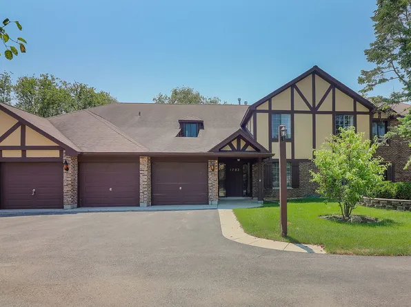 1782 Gloucester Ct APT C, Wheaton, IL 60189