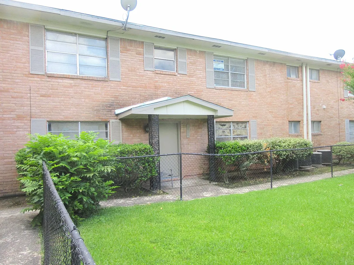 Building Photo - 1230 Shadowdale Dr #6