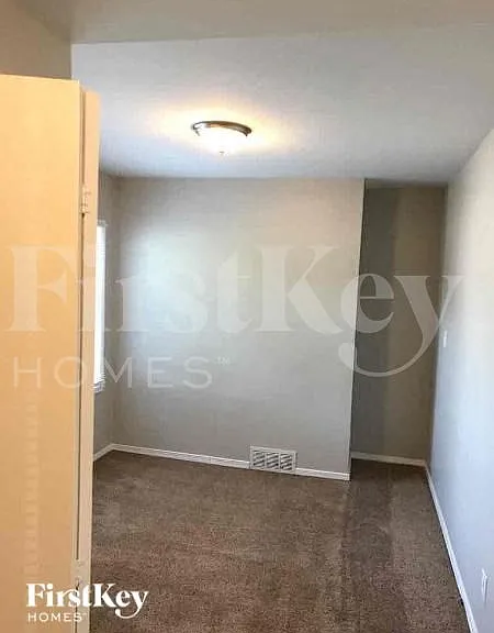 1146 Hinckley St — Photo 12
