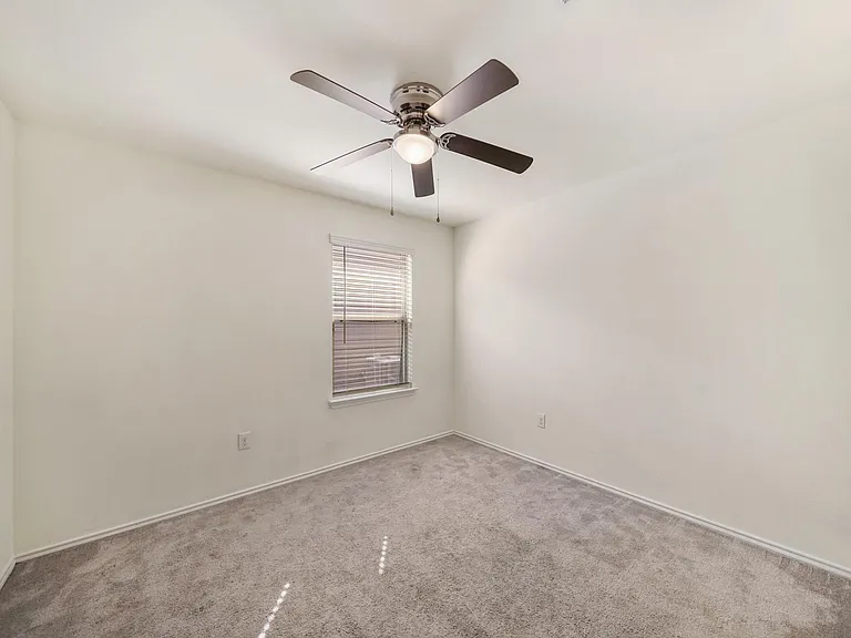 2611 Lapwing Dr — Photo 8