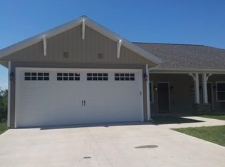 860 Valley View Dr #R, Hancock, MI 49930