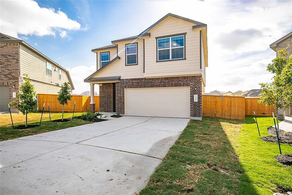 3 bed, 2.5 bath, 1817 sqft, $1,695 — Photo 1