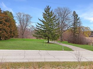 W234S6630 Big Bend Dr, Waukesha, WI 53189