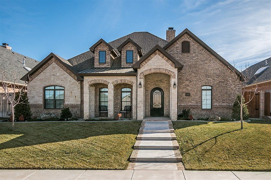 1st image of 214 Banks Dr