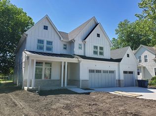 132 N Elm Ave, Elmhurst, IL 60126