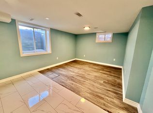 593 Ridgeway Ave #2, Oshawa, ON L1J2W3