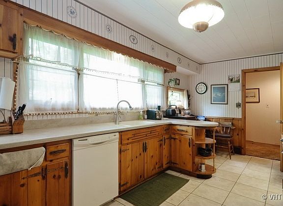 3rd image of 78 Brookdale Ln