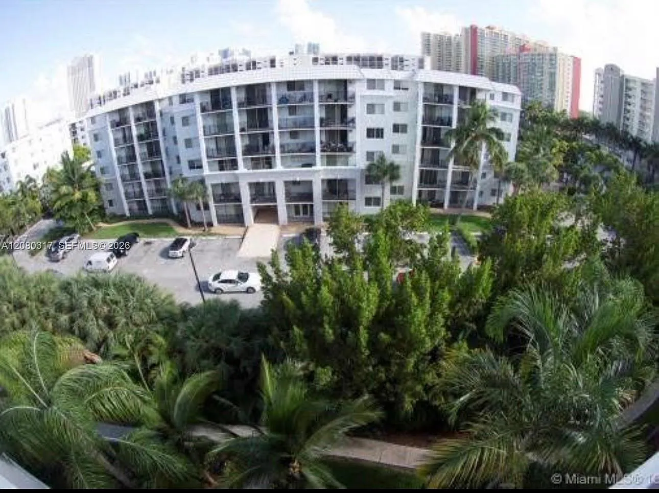 Porto Bellagio Condo — Photo 2
