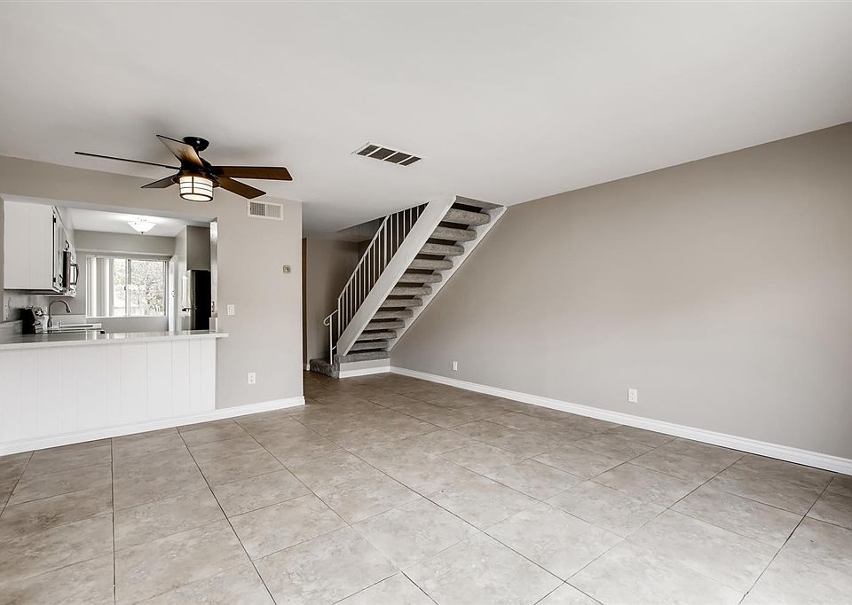 2nd image of 615 Beverly Pl