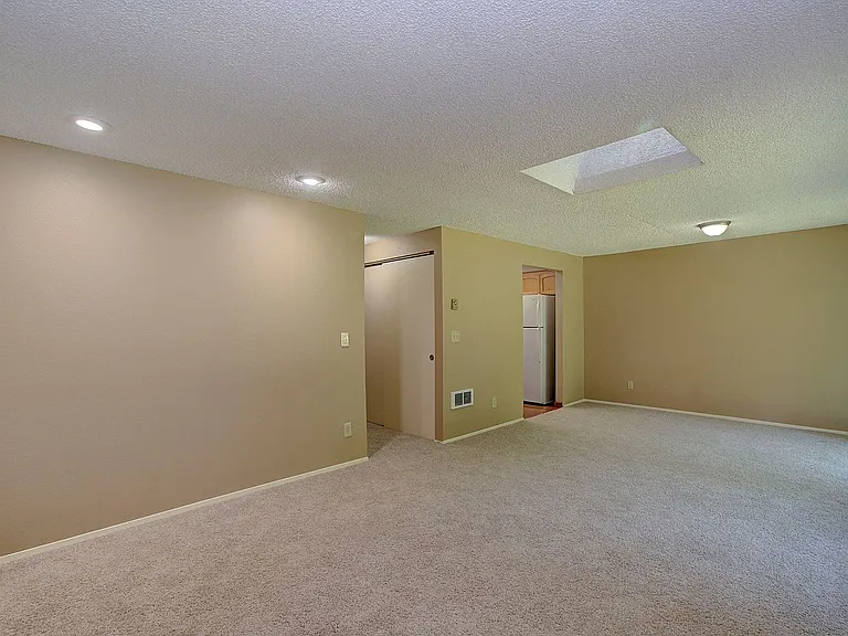 12516 NE 5th St — Photo 14