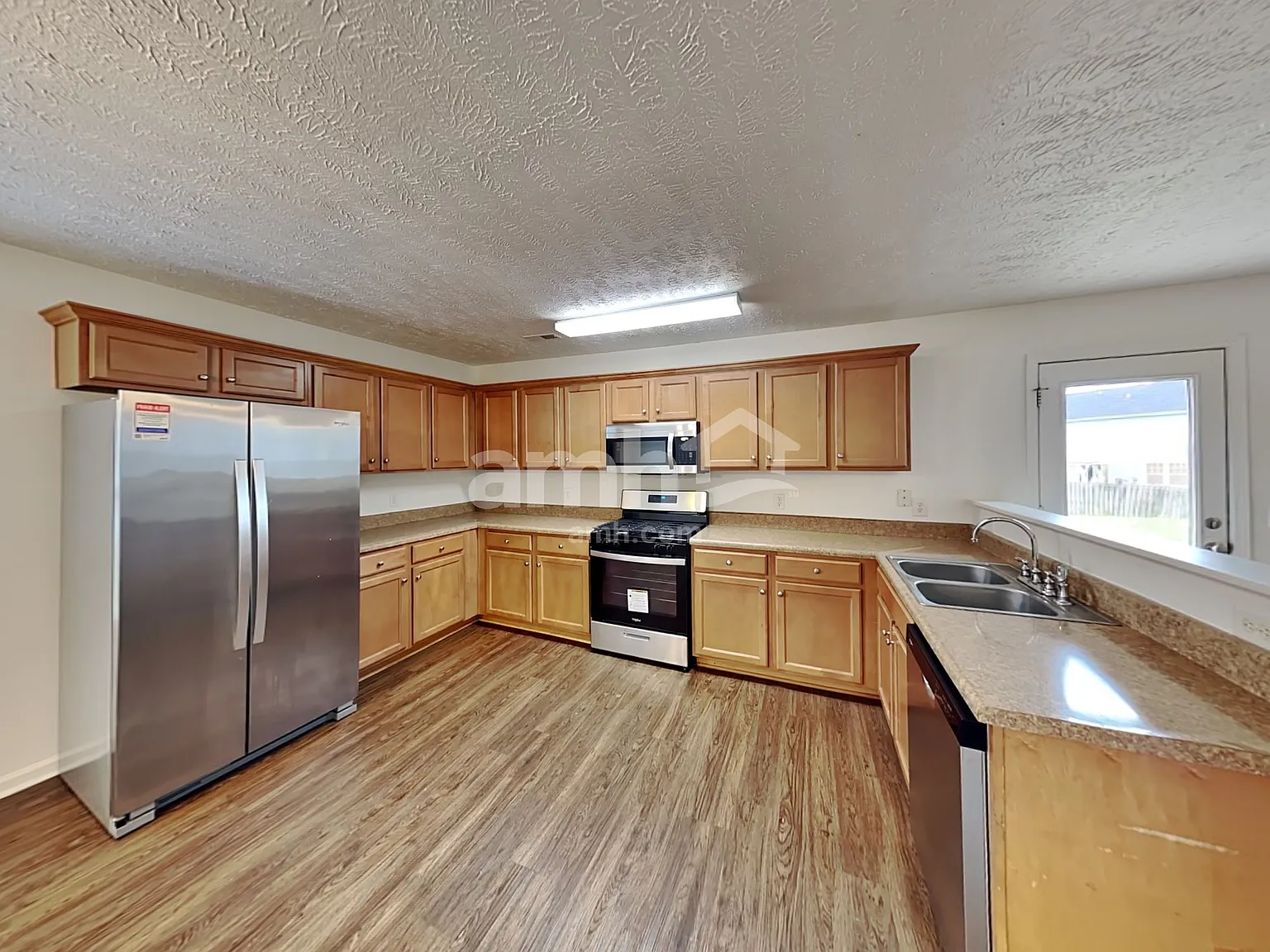 4 bed, 2.5 bath, 2651 sqft, $2,465 — Photo 3