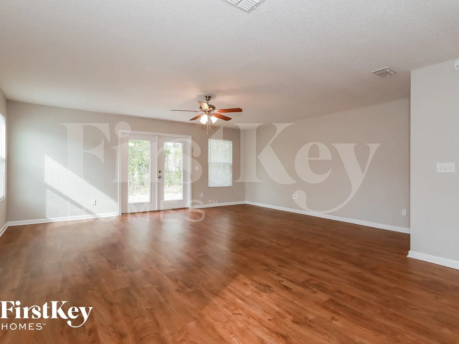 4 bed, 2.0 bath, 1526 sqft, $2,015 — Photo 4