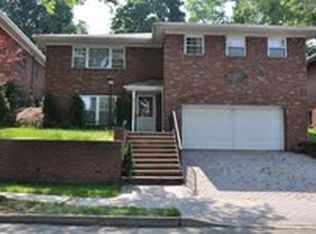 706 Center St, Ridgefield, NJ 07657