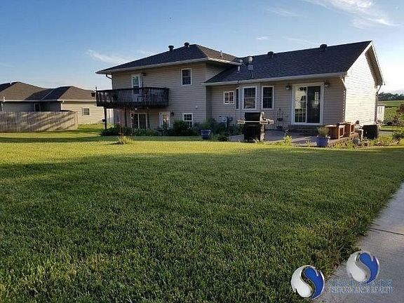 705 S 3rd Ceresco, NE 68017