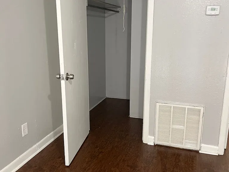 7720 E Kings Hwy — Photo 7