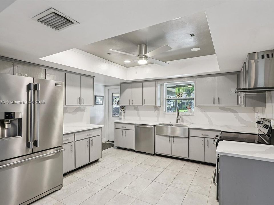 1st image of 2441 SW 43rd Ave