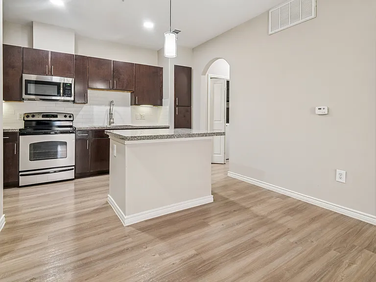 Greenhaven Apartments — Photo 16