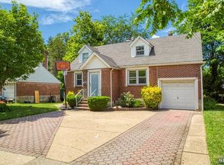 604 Broad Ave, Leonia, NJ 07605