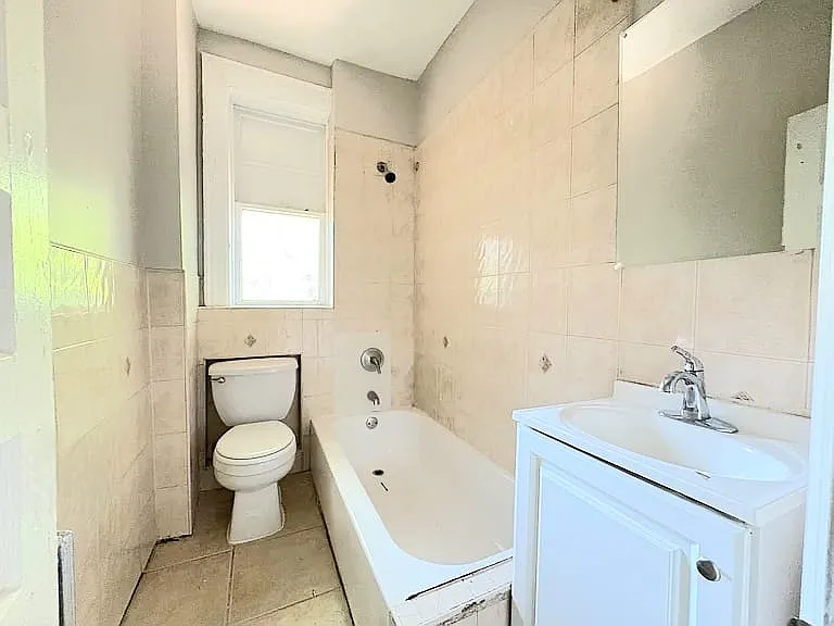 Building Photo - 731 S 13th St #2L