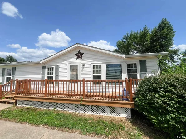 409 233rd St, Aledo, IL 61231
