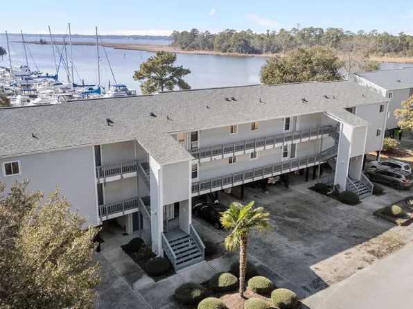 2203 Harbourside Drive, New Bern, NC 28560