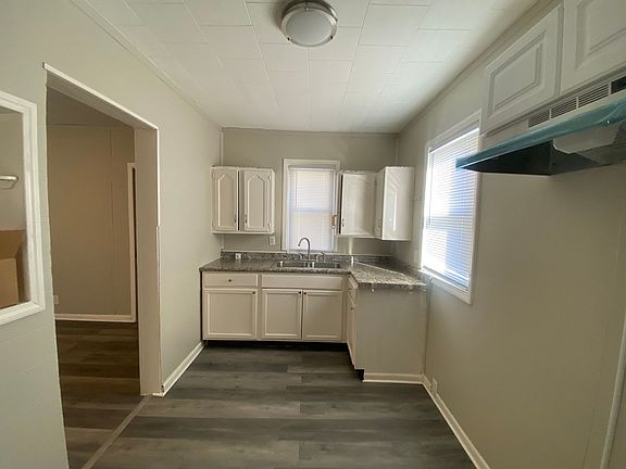 2nd image of 1424 Manss Ave