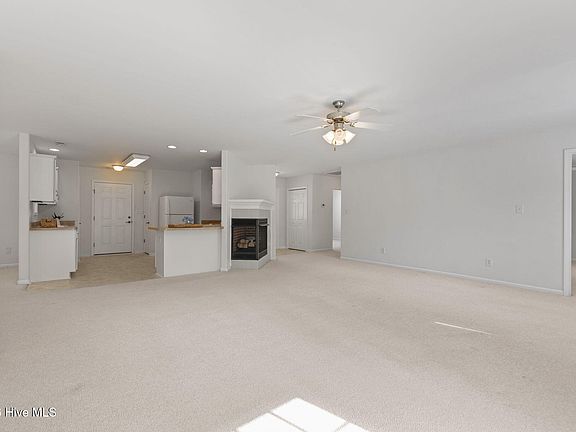 5th image of 906 Meadowbrook S Unit 906