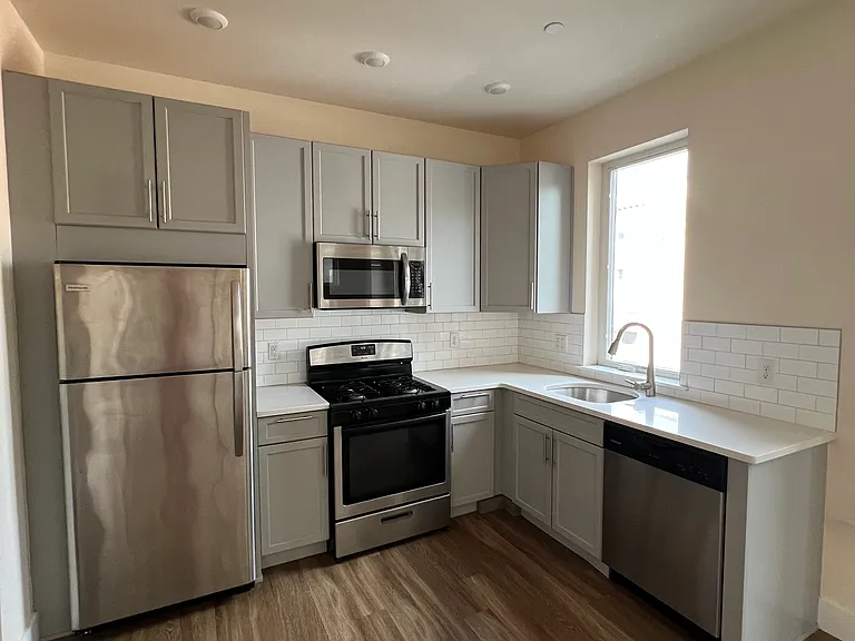 1836 Frankford Ave #7 — Photo 1
