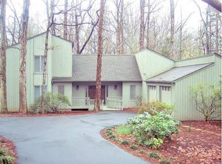 1 Timberidge Dr, Lake Wylie, SC 29710