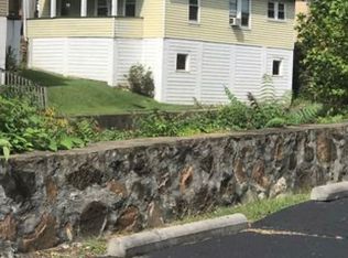 411 Lusk Ave, Mullens, WV 25882