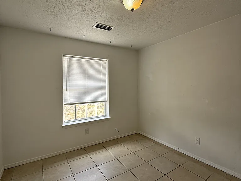 1140 SE Elm Ct — Photo 11